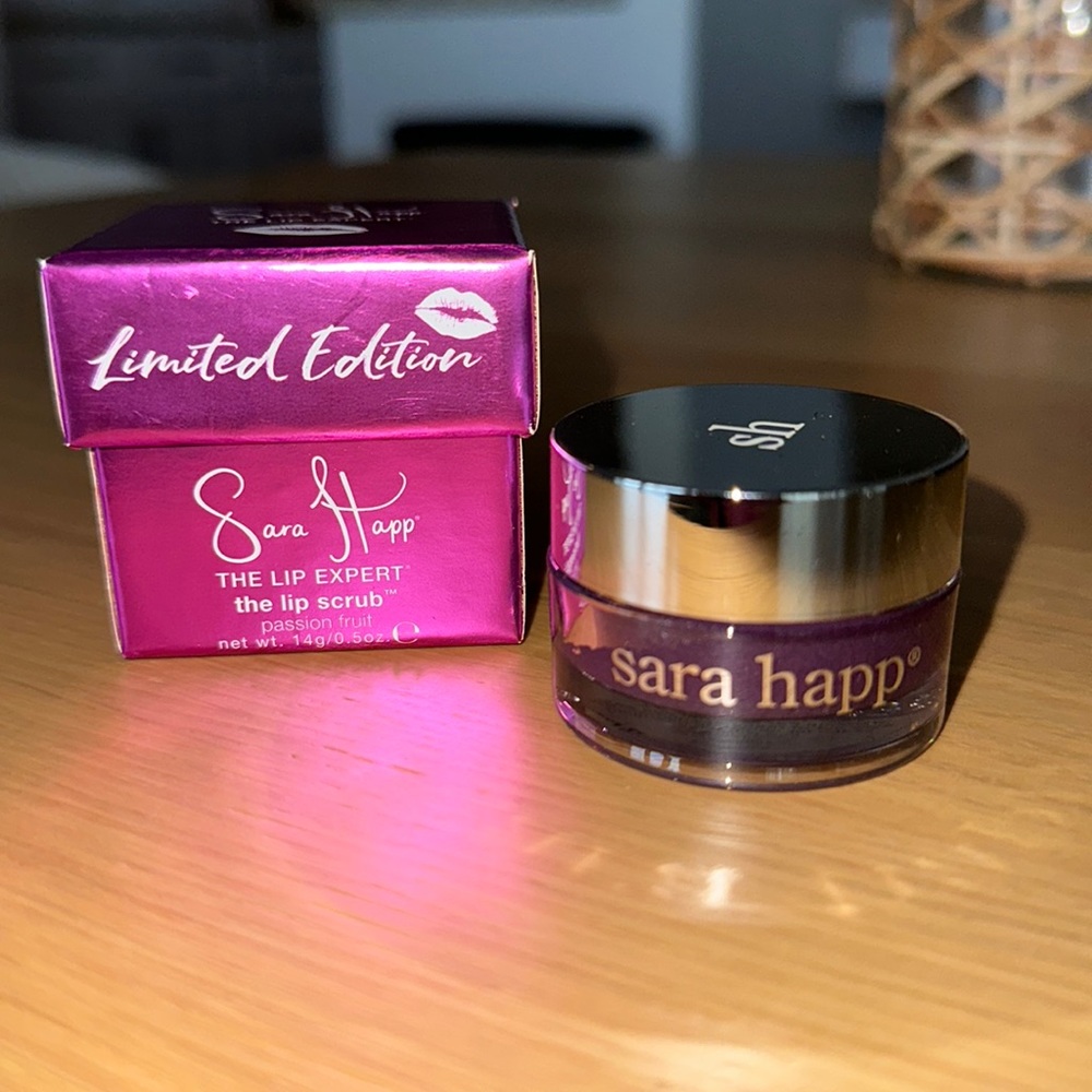 Sara Happ lip scrub